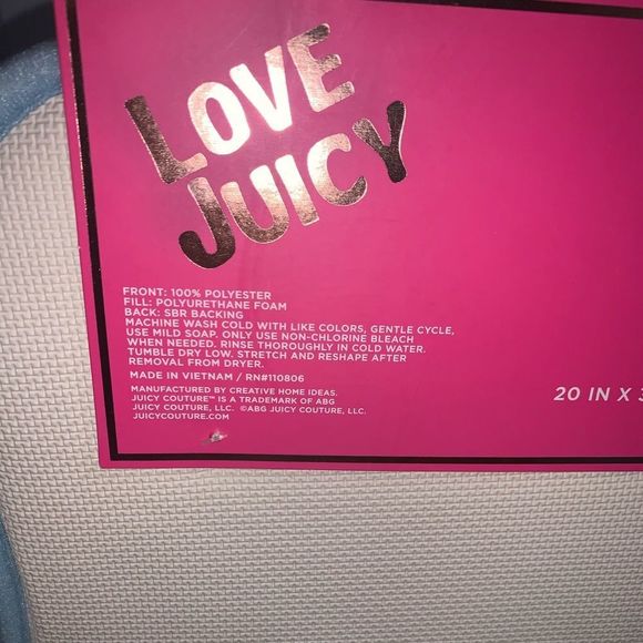 NWT Baby Blue Juicy Couture Set of Two Bath Mats - Picture 7 of 7